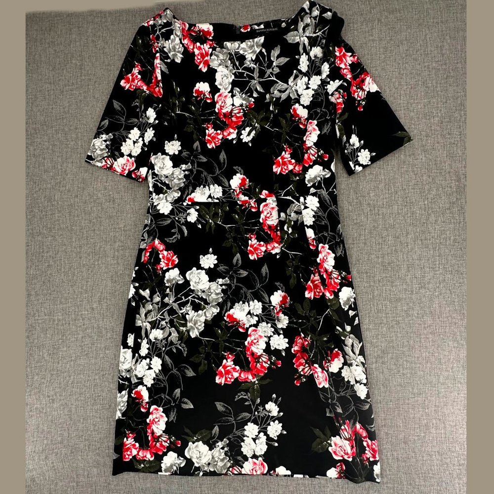 Banana Republic Floral Dress Boatneck Size 6 Black Red White Polyester & Spandex